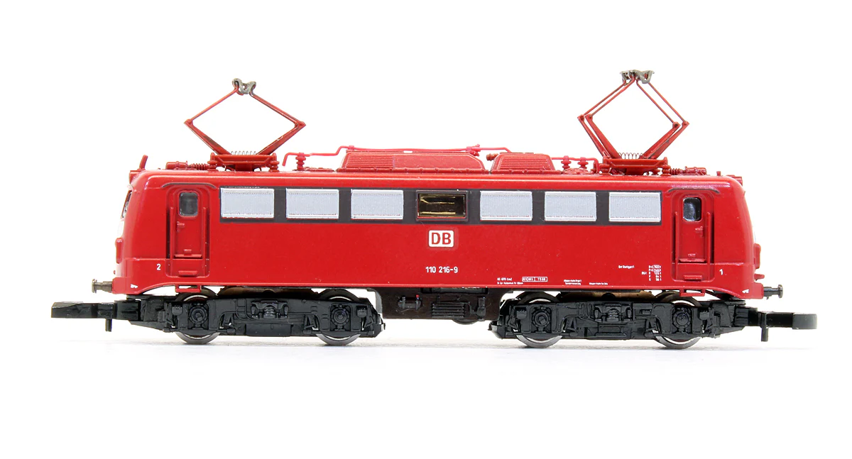 8841 Pre-Owned DB BR 110 216-9 Electric Locomotive - Image 4