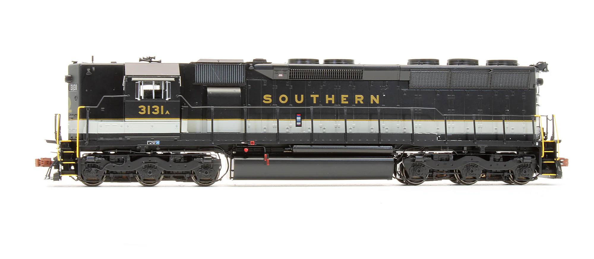 SXT32928 Pre-Owned EMD SD45 Phase IIa2 Early / Mid - 1970's Diesel Locomotive Southern - Road #3131 - DCC Sound - Image 3