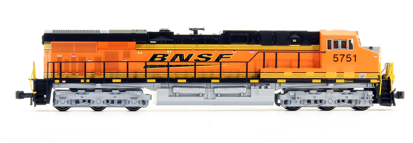 Pre-Owned 176-8924 ES44AC BNSF #5751 Diesel Locomotive - Image 3