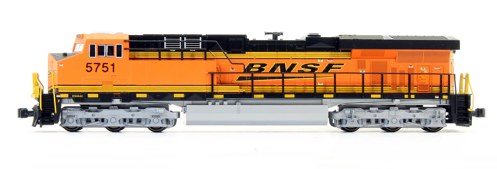 Pre-Owned 176-8924 ES44AC BNSF #5751 Diesel Locomotive - Image 4