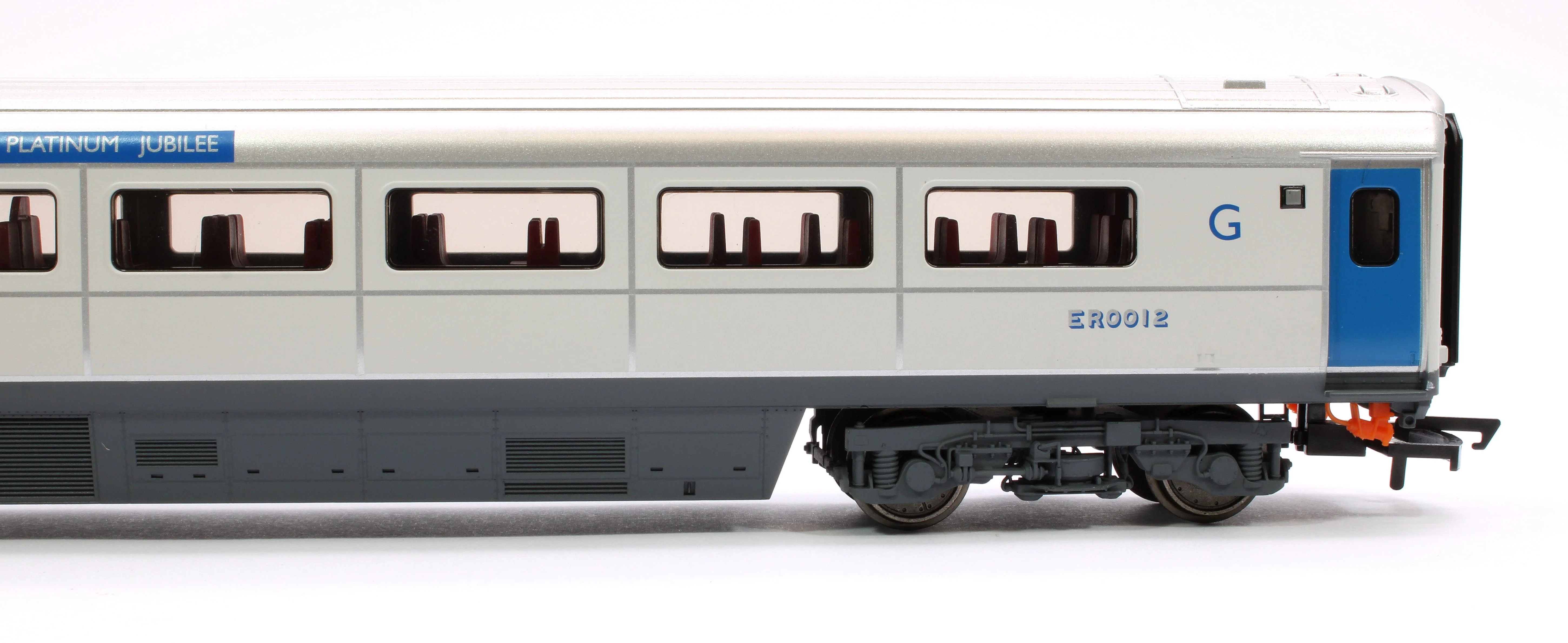 R40355E Pre-Owned Mk3 Sliding Door Trailer First Disabled Platinum Jubilee of HM Queen Elizabeth II ER0012 - Image 4