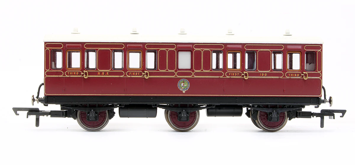 Pre-Owned R40091 NBR 6 Wheel Composite Coach No.196 - Image 3