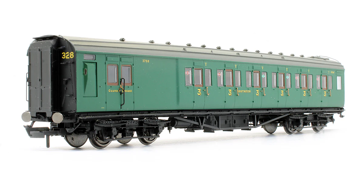 Pre-Owned SR Maunsell 6 Compartment Brake 3rd Coach '3798' - Image 2
