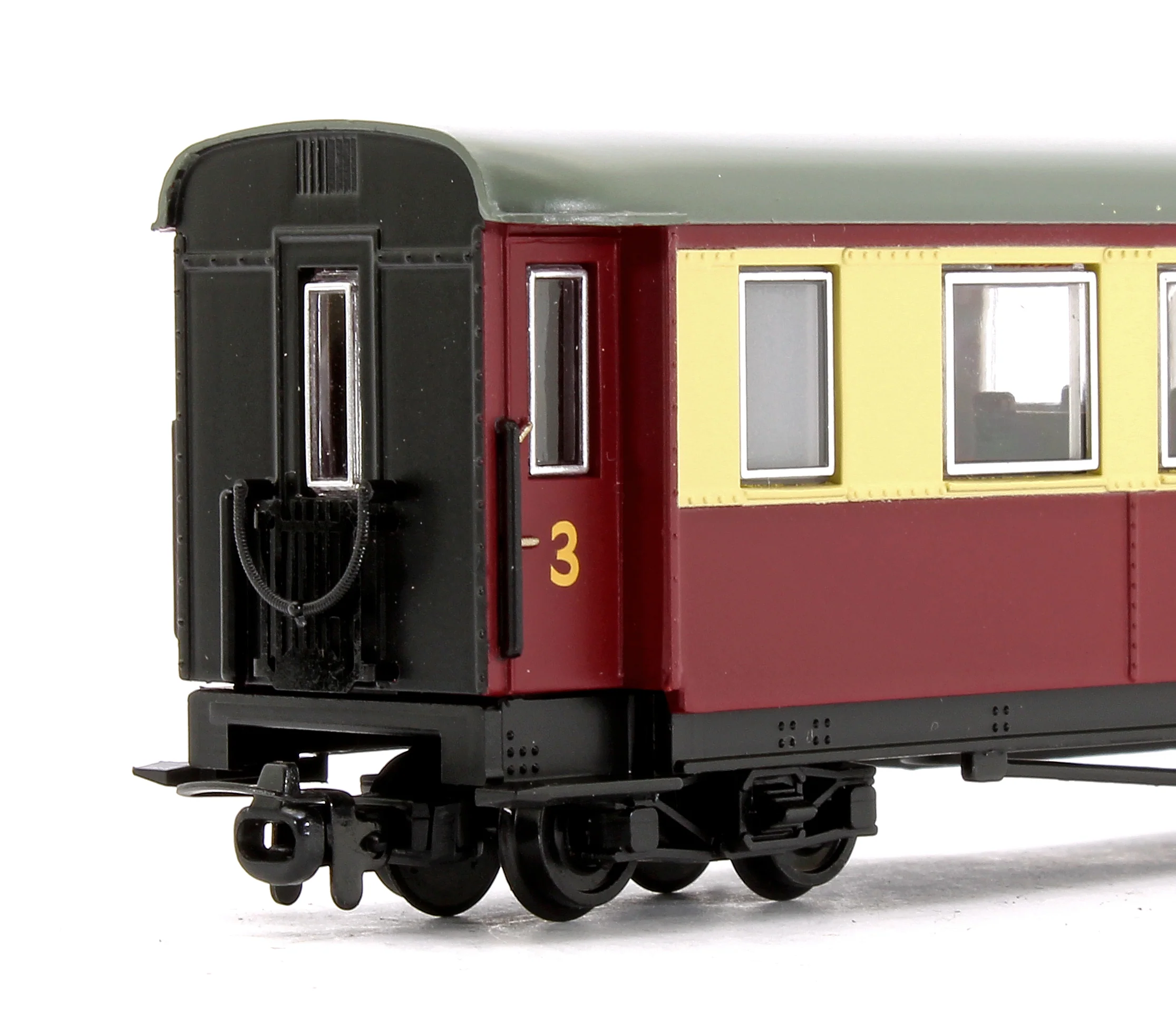 Pre-Owned 394-001 Steel Bodied Third Bogie Coach Maroon & Cream No.101 - Image 4