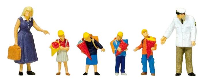 PR10596 First Day at School Scene (6) Exclusive Figure Set