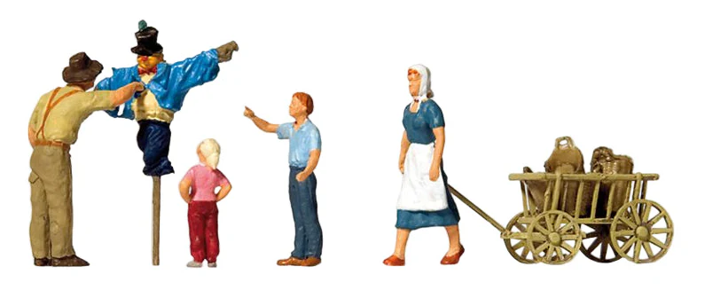 PR10650 Putting up the Scarecrow Scene (4) Exclusive Figure Set