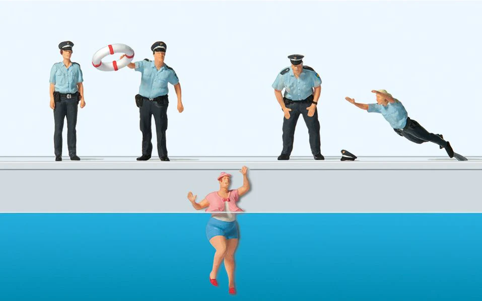 PR10744 Rescued from the Water (5) Exclusive Figure Set