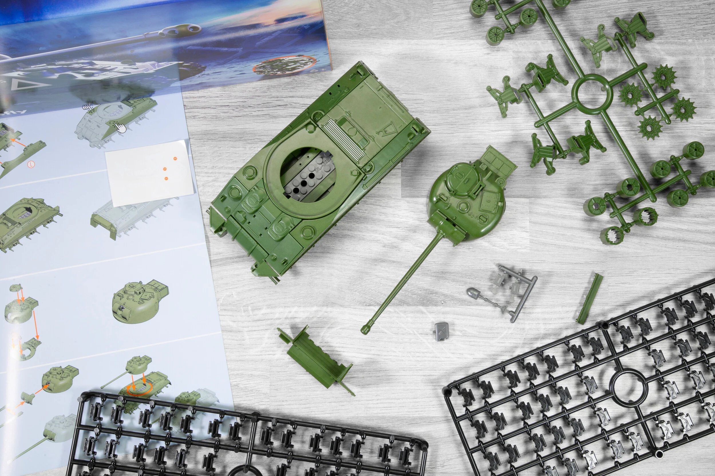 J6042 QUICKBUILD Sherman Firefly Model Kit - Image 6
