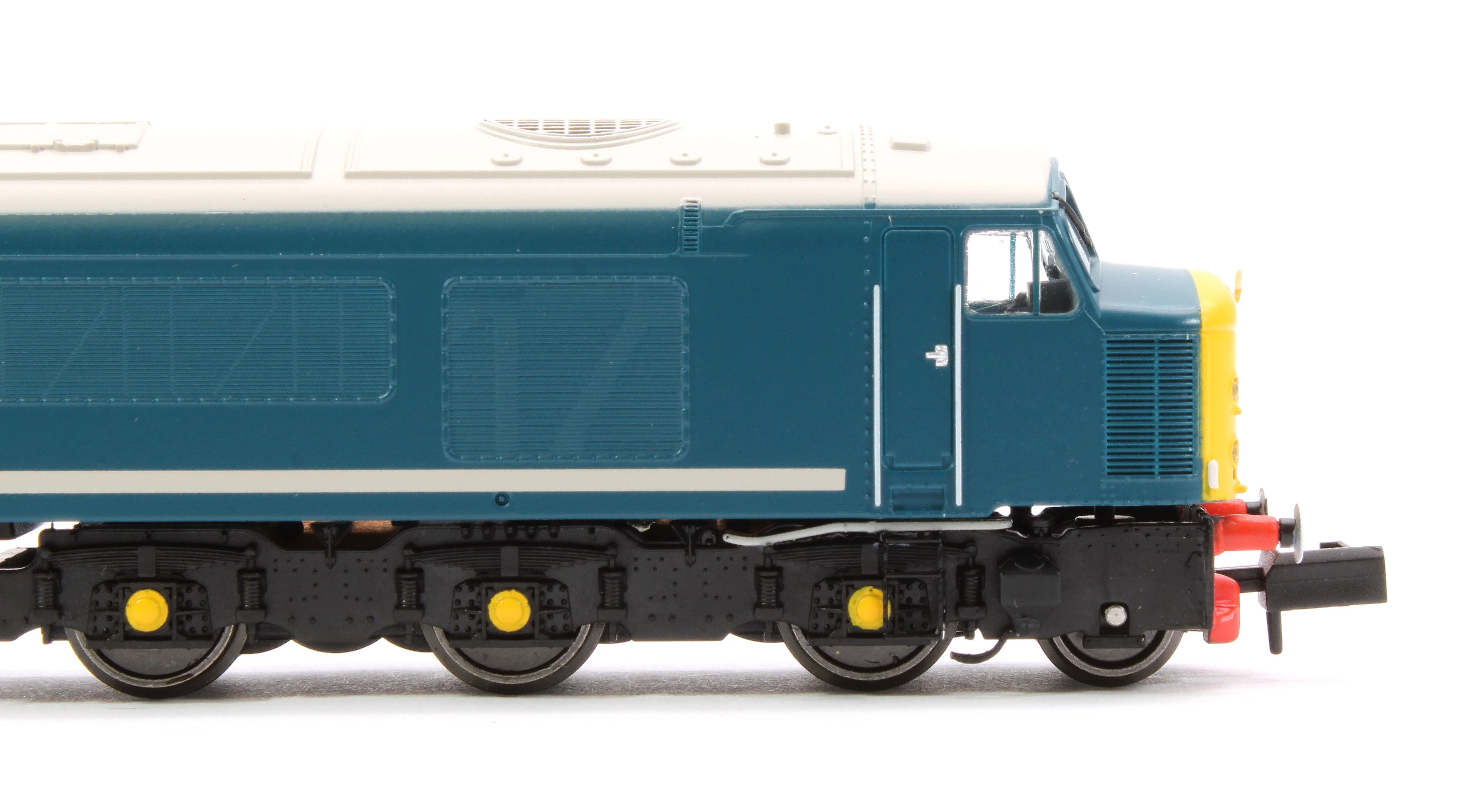 948508 Class 44 44008/D8 "Penyghent" BR Blue With Bodyside Stripe Diesel Locomotive (DCC Sound) - Image 7