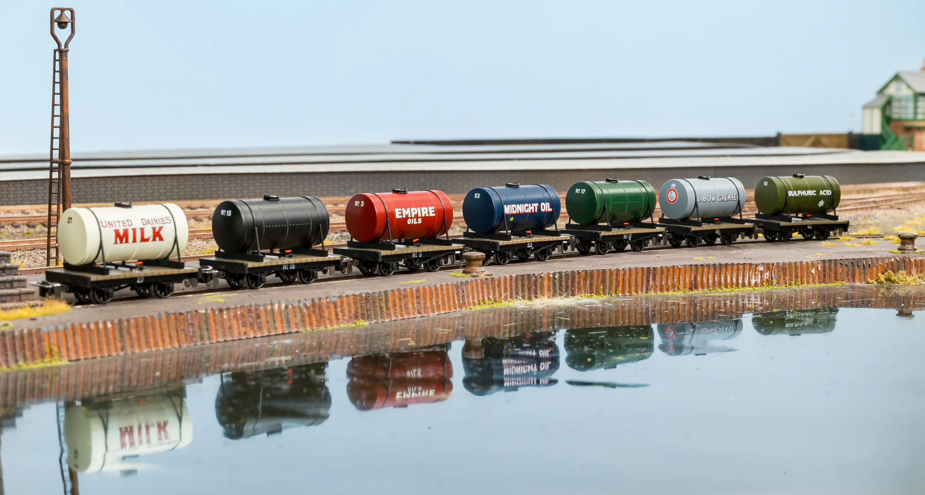 990103 Cylindrical Tank - United Dairies No.27 - Image 3