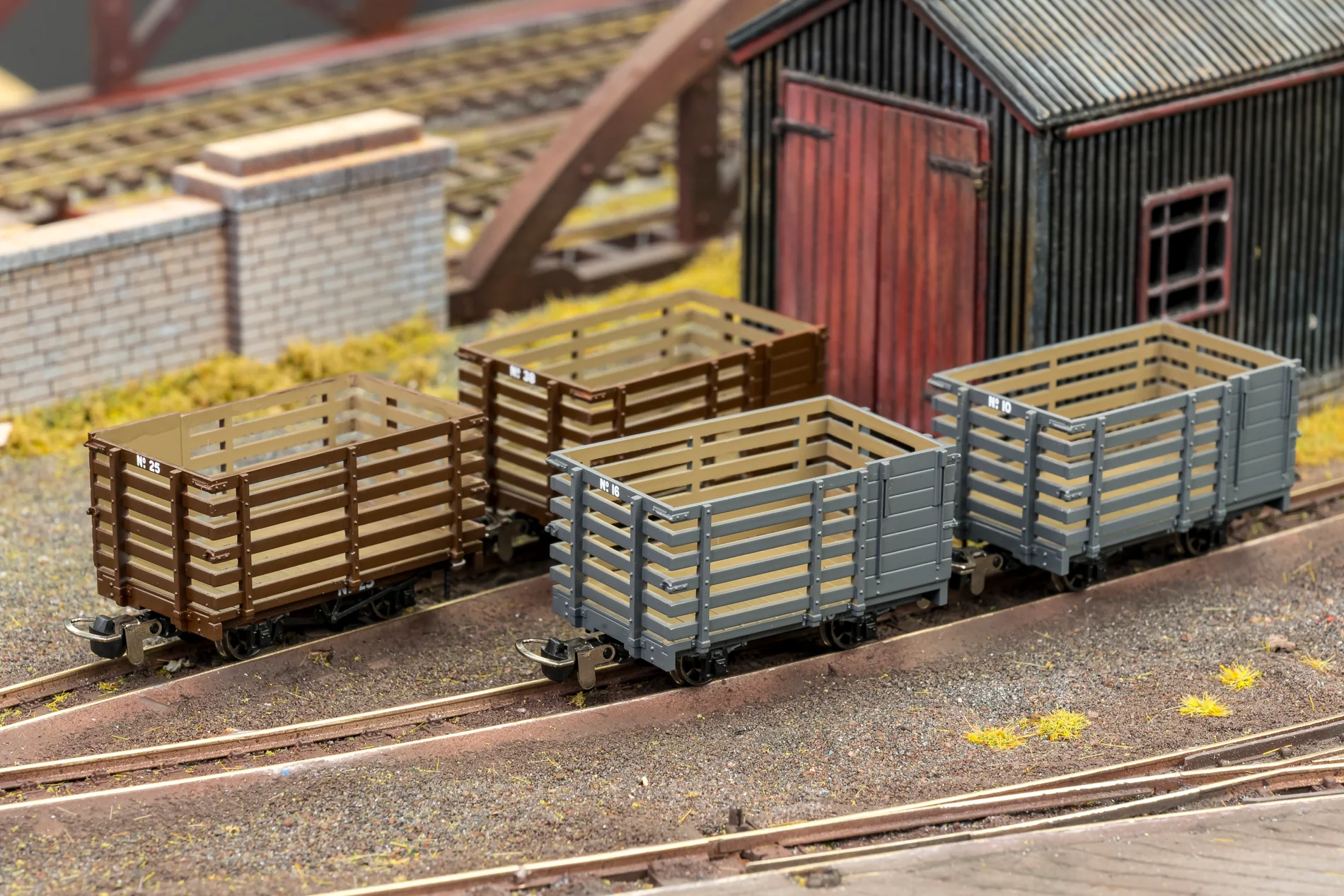 990601 Livestock Wagon - Plain Dark Grey No.10 - Image 4