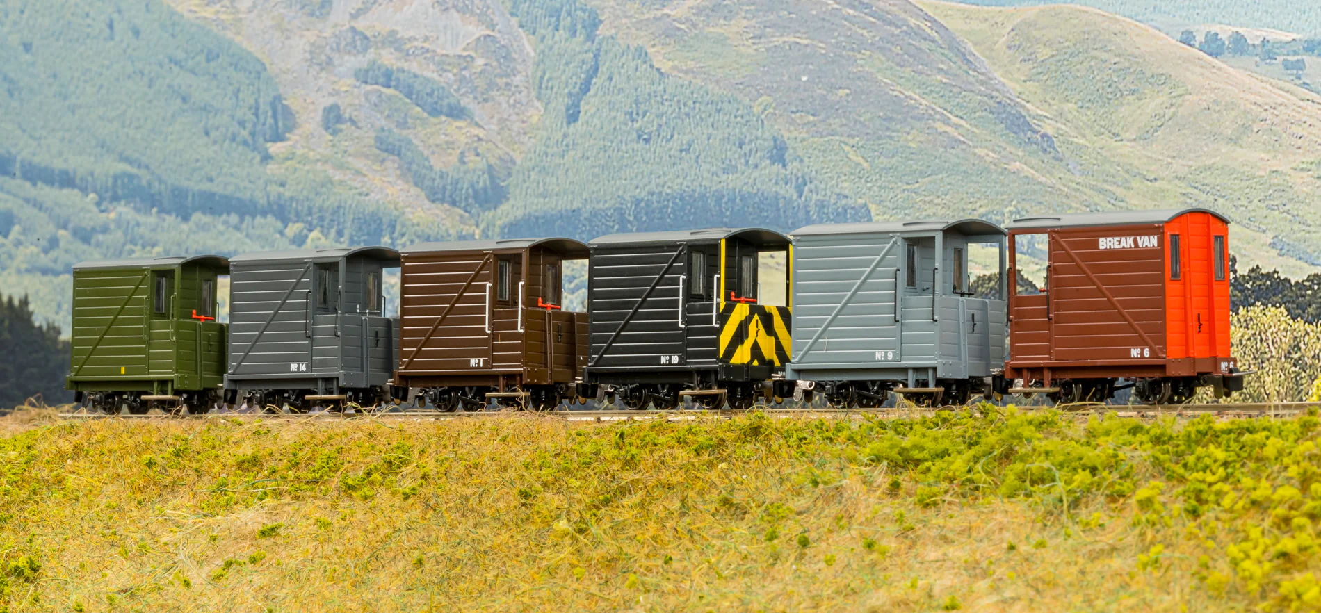 990805 Single Veranda Brake Van - Plain Green No.11 - Image 4