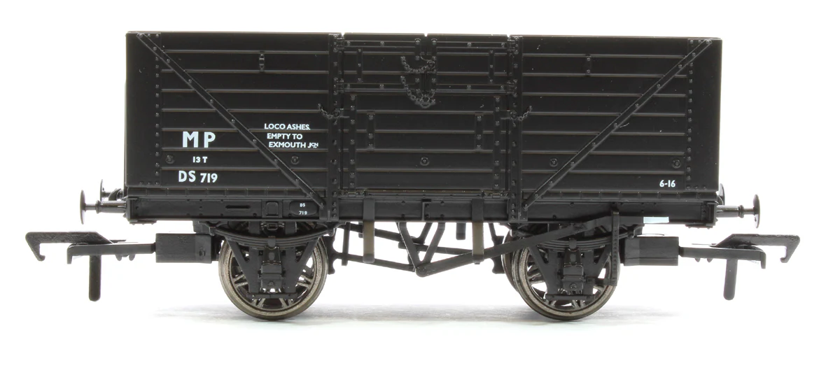 940031 Southern Railway 8 Plank Open Wagon D1379 No.DS719, Motive Power Department black - Image 2