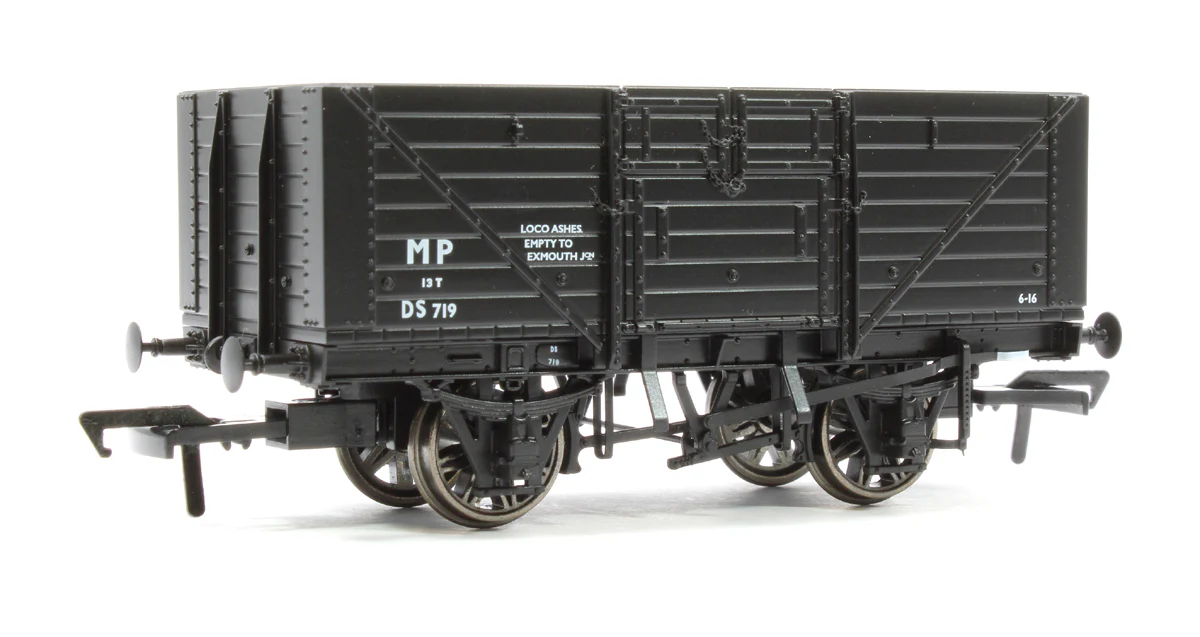 940031 Southern Railway 8 Plank Open Wagon D1379 No.DS719, Motive Power Department black - Image 3