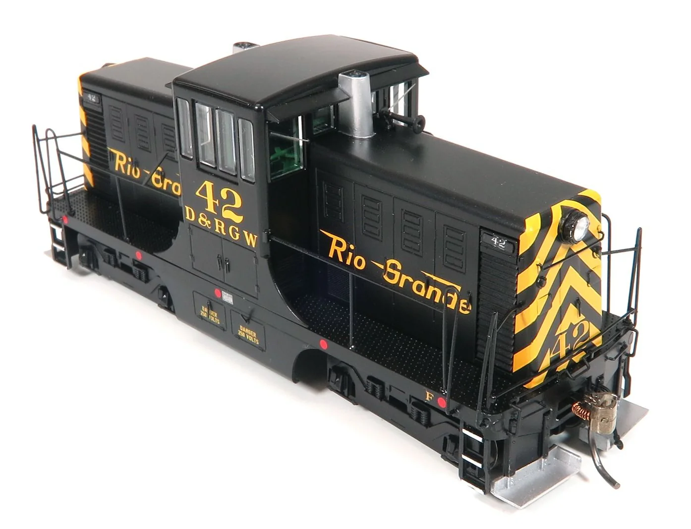 48011 HO GE 44 Tonner (DC/Silent): Rio Grande - Black & Yellow: #38