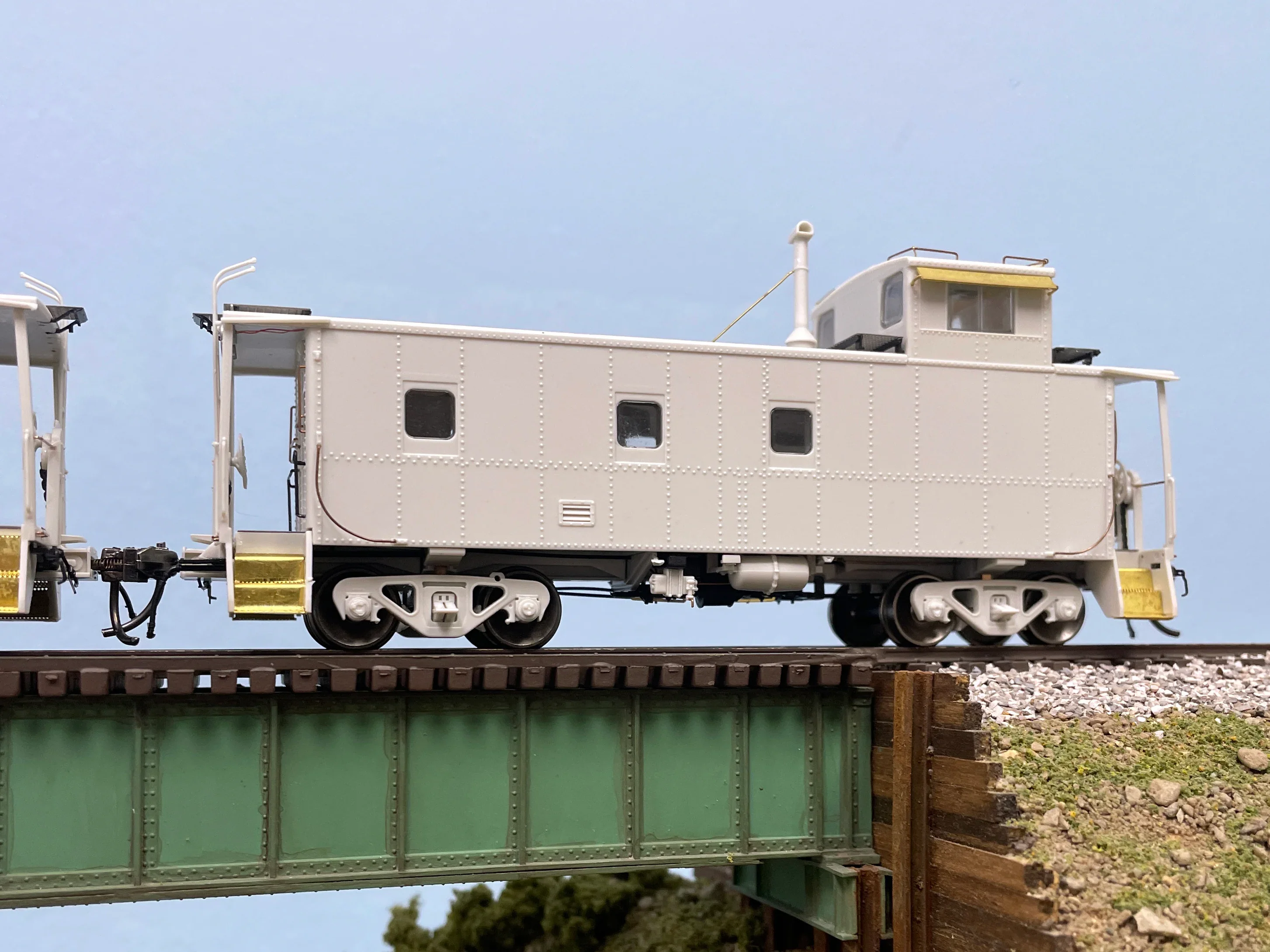 225010 HO D&RGW End Cupola Steel Caboose w/ Early Mods: Black Scheme: #01429 - Image 4