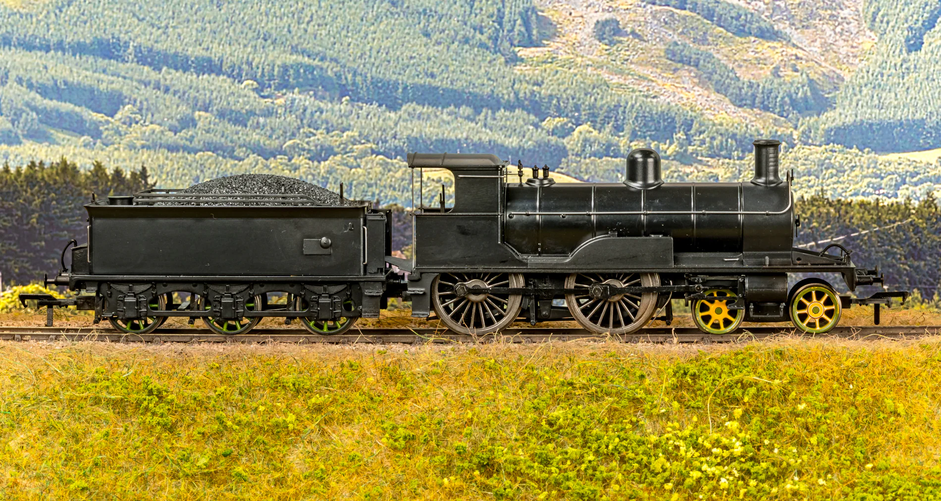 811502 Highland Railway Loch Class 4-4-0 No.119 'Loch Insh' HR Drummond Lined Green Steam Locomotive - DCC Sound - Image 4