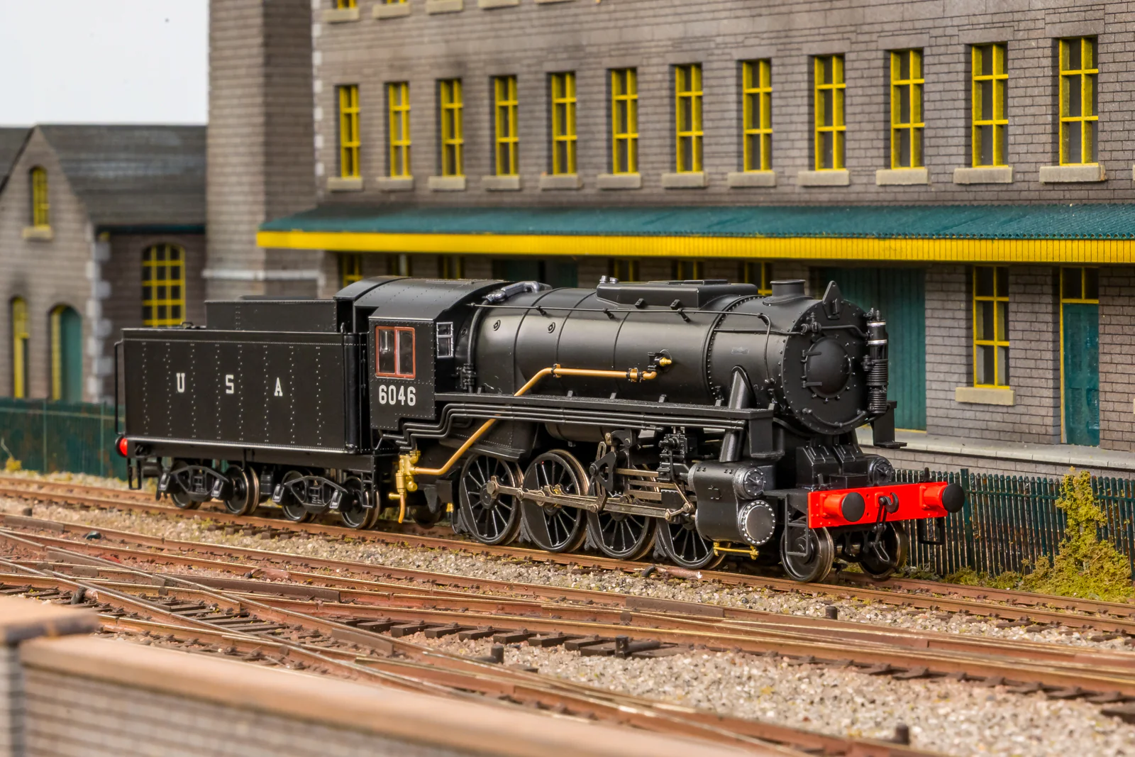 926507 USATC S160 2-8-0 Black U.S.A on Tender No.6046 (as Preserved) Steam Locomotive - DCC Sound