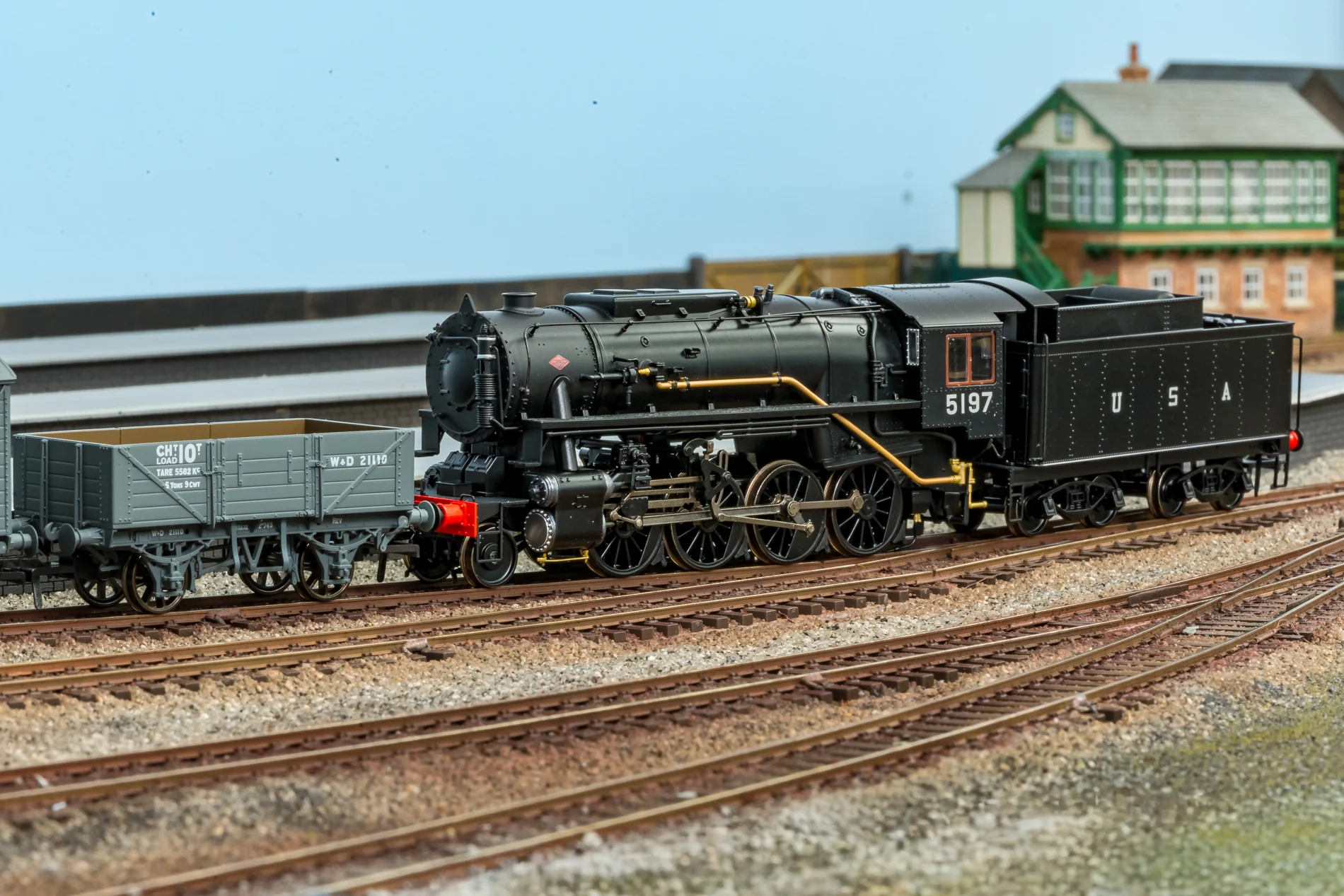 926510 USATC S160 2-8-0 Black with U.S.A on Tender No.5197 (as Preserved) Steam Locomotive - DCC Sound