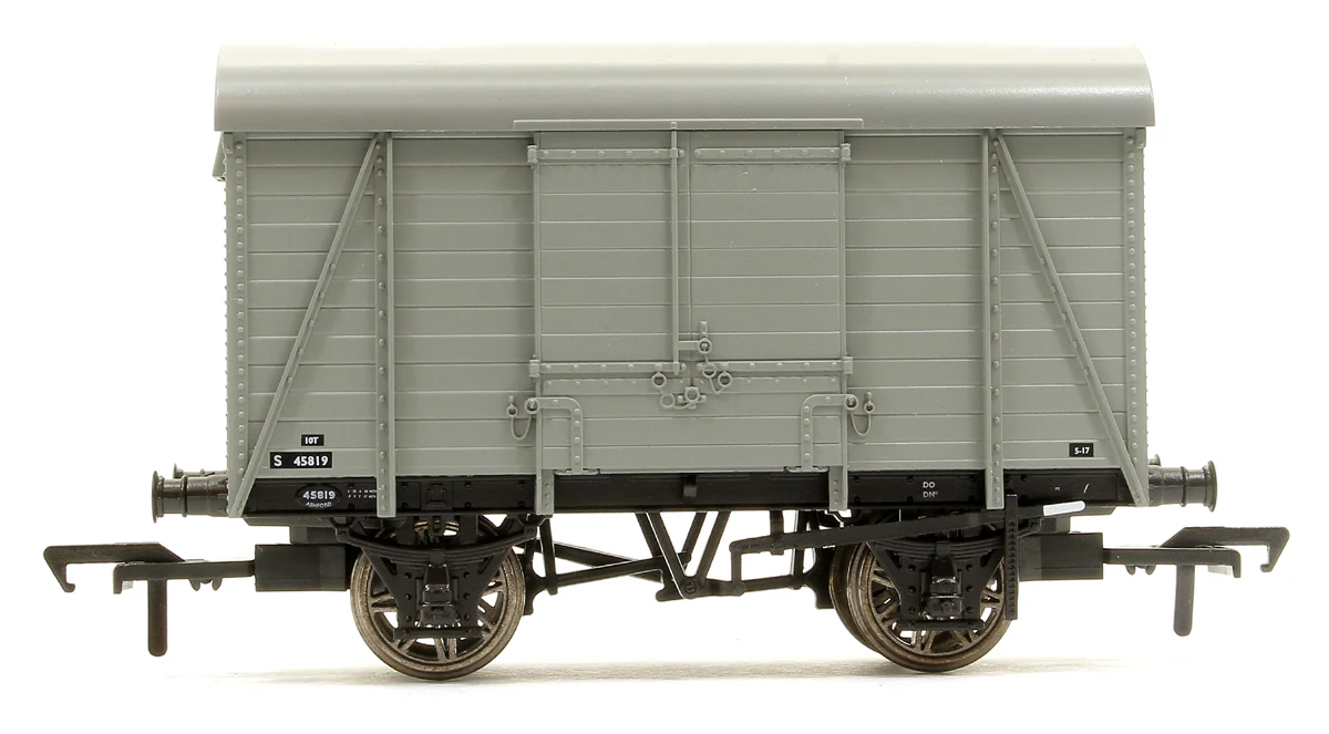 927007 SECR Dia. 1426 Covered Van No. S45819, BR grey - Image 3