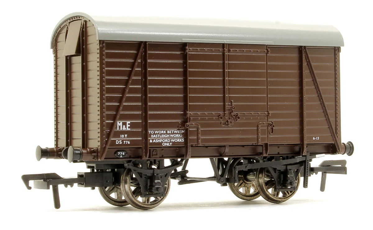 Pre-Owned 927010 SECR Dia. 1426 Covered Van No. DS776, Departmental brown - Image 2