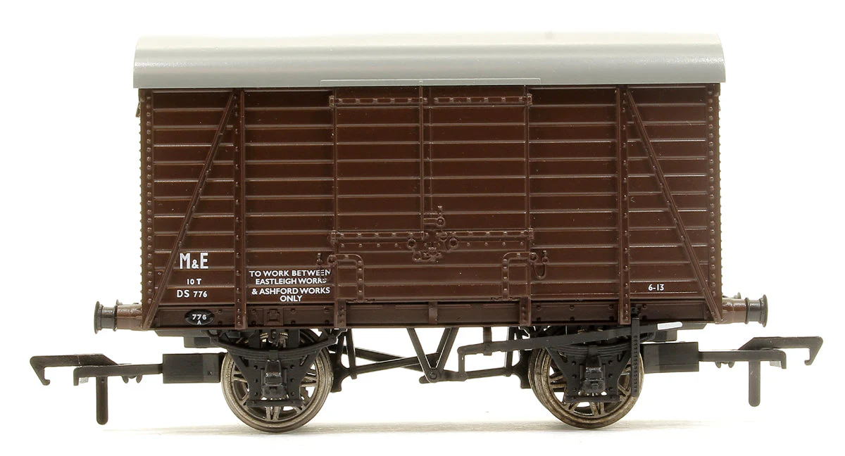 Pre-Owned 927010 SECR Dia. 1426 Covered Van No. DS776, Departmental brown - Image 3