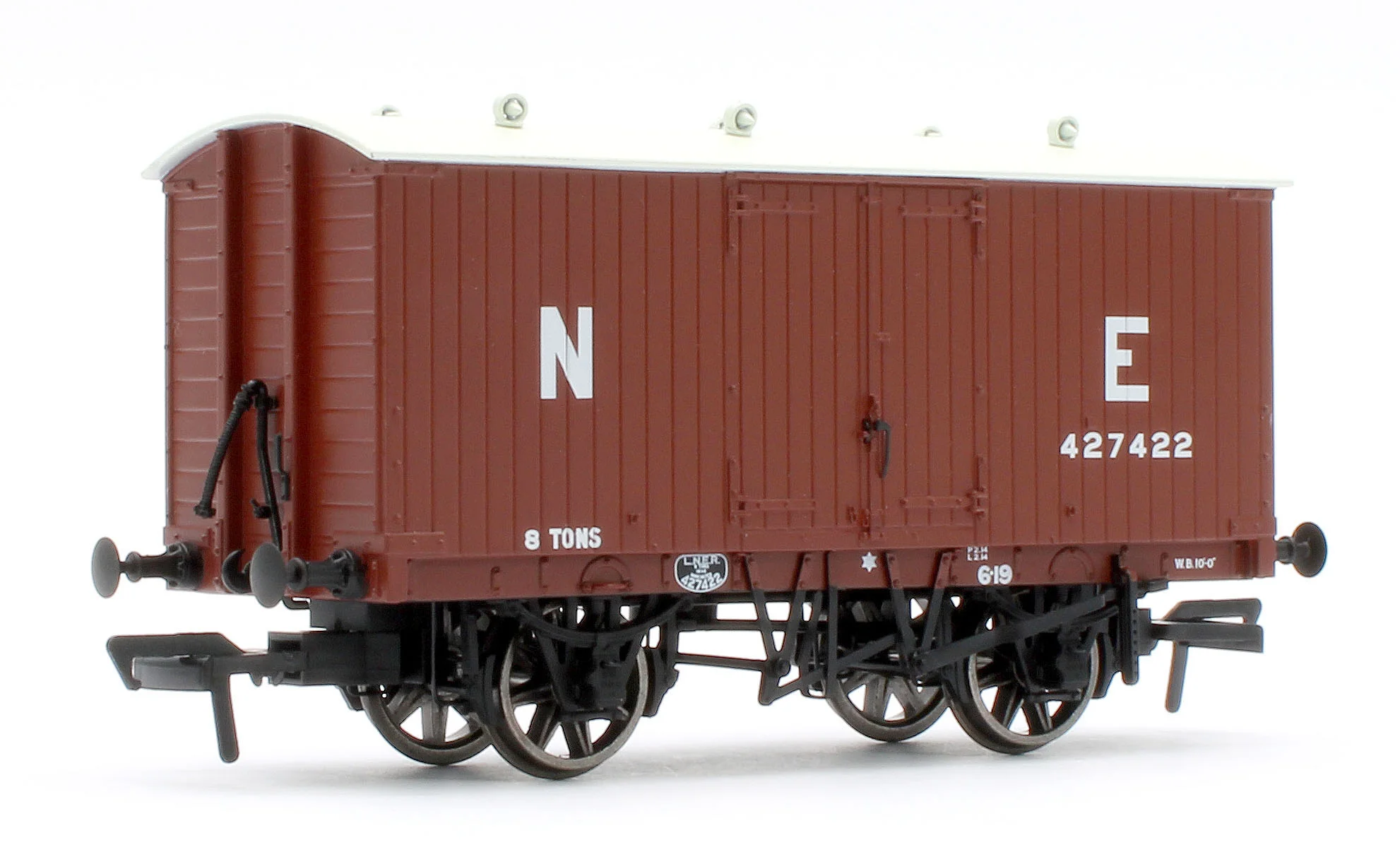 930007 GNR 8 Ton Van - NE (Large Letters) No.427422