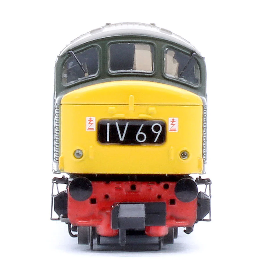 948203 Class 46 D138 BR Green With Full Yellow Ends Diesel Locomotive - Image 7
