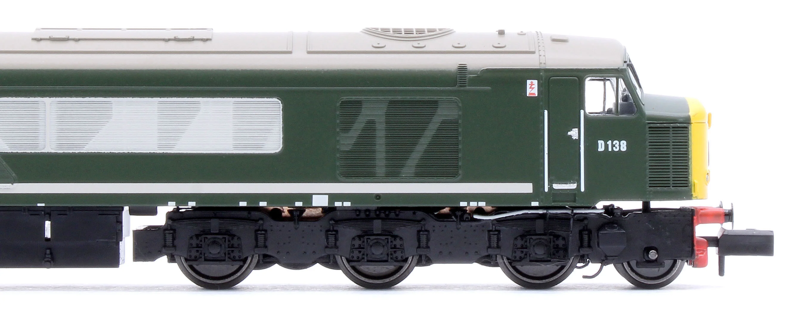 948203 Class 46 D138 BR Green With Full Yellow Ends Diesel Locomotive - Image 9