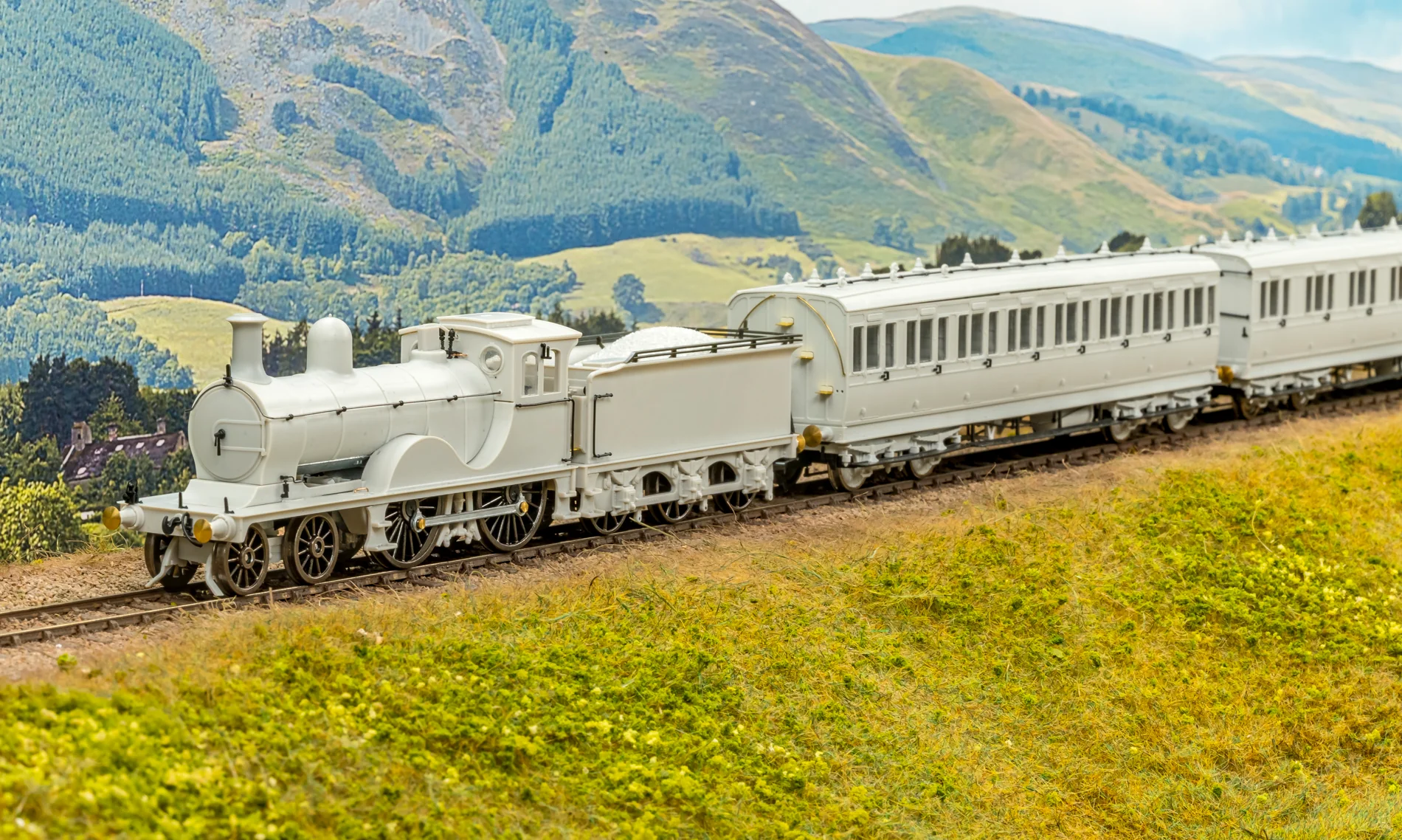 959004 LNER D40 Class 4-4-0 No.6852 'Glen Grant' - LNER Apple Green Steam Locomotive - Image 8