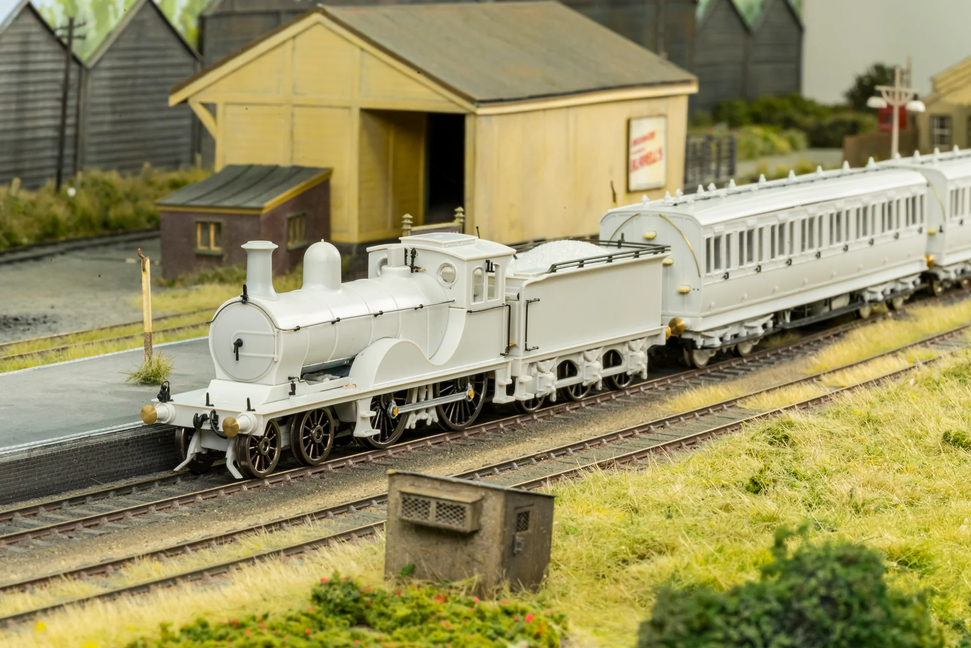 959501 LNER D40 Class 4-4-0 No.113 - GNoSR Green Steam Locomotive - DCC Sound - Image 4