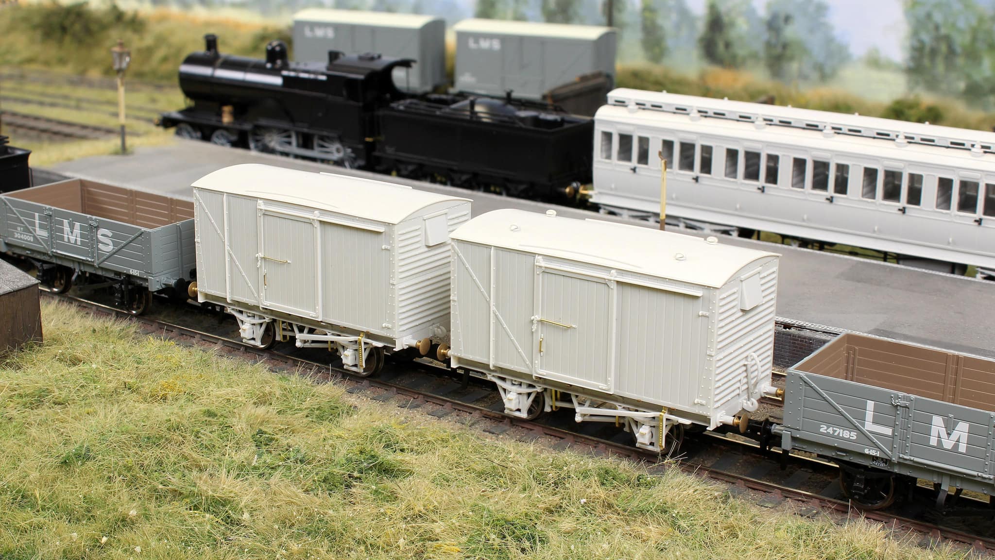 970011 12 Ton LMS D1663 Van - BR Departmental No.DM155543 - Image 3