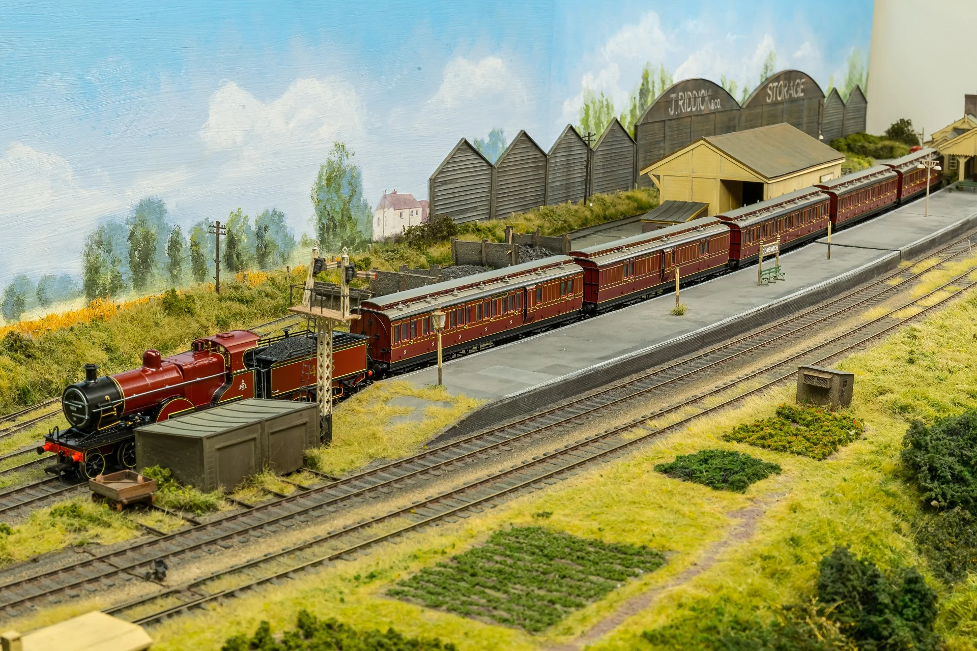 974502 Midland Railway 483 Class 4-4-0 Crimson No.483 Steam Locomotive - DCC Sound - Image 2