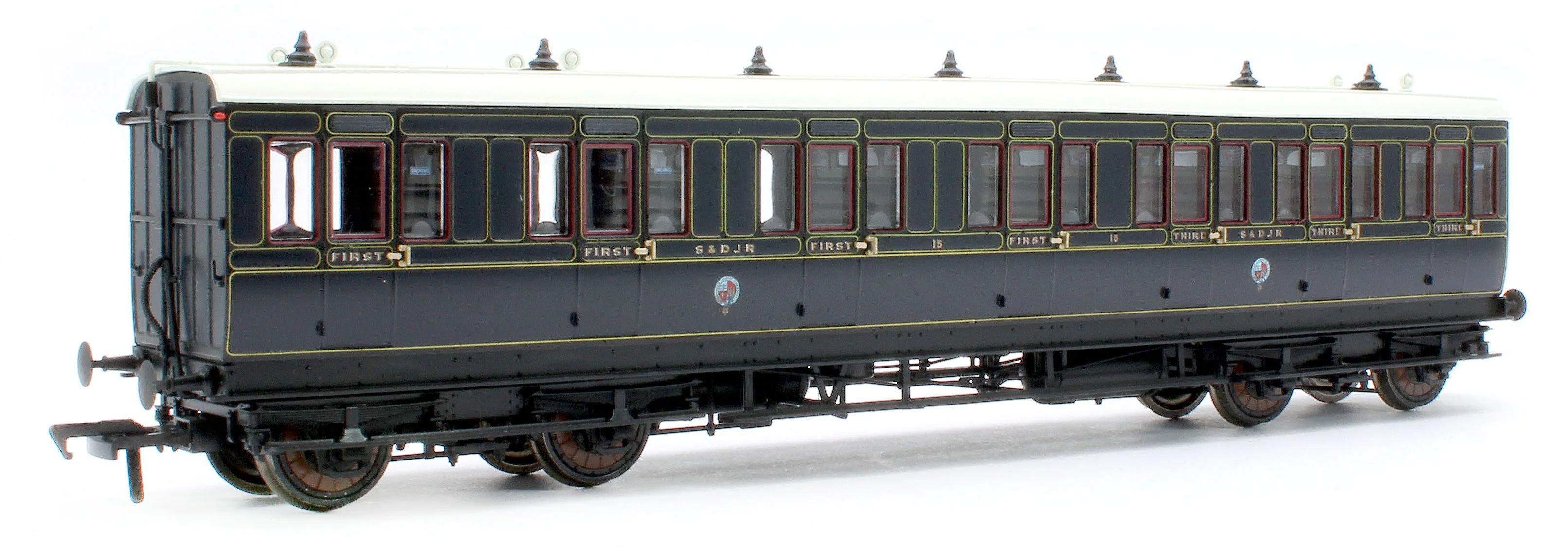 978025 48' SDJR âEvolutionâ Bogie Coach Non-Corridor Carriage No.85, No.71 & No.15 3-Pack - Image 3