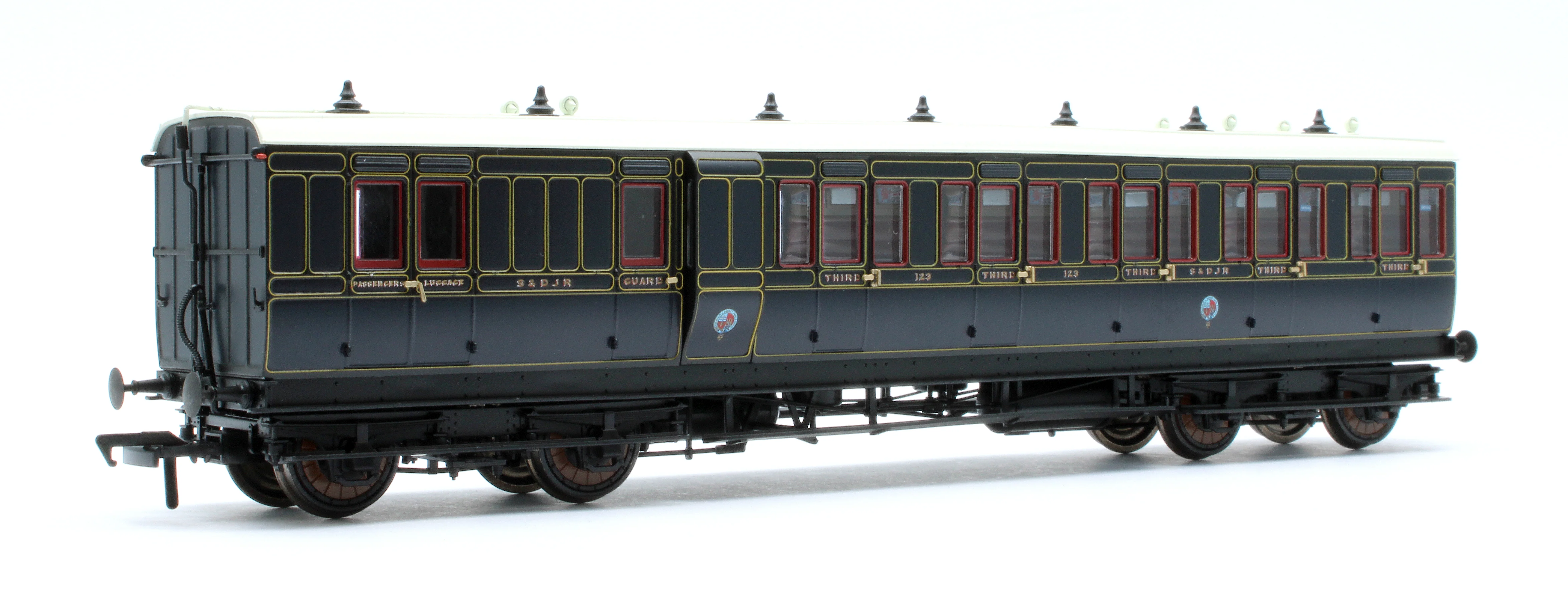 978026 48' SDJR âEvolutionâ Bogie Coach Non-Corridor Brake Third No.123 - Image 3