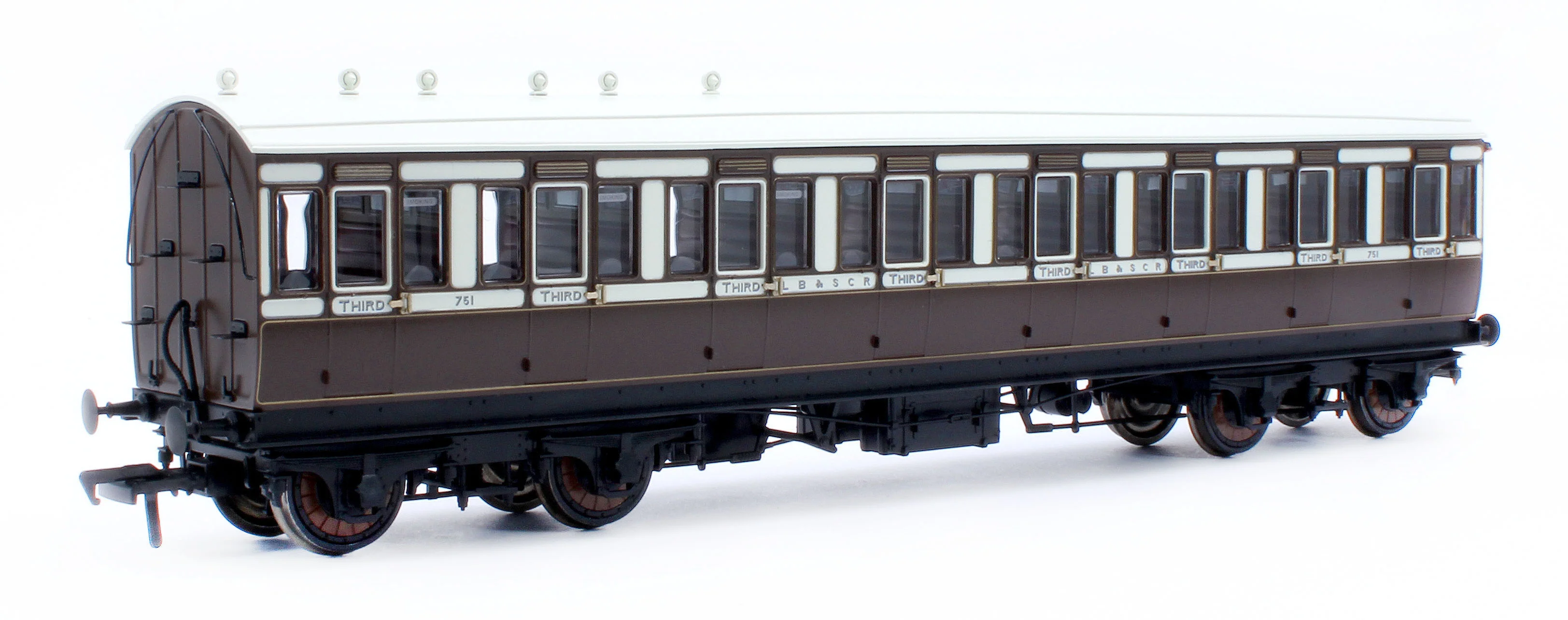 978029 48' LBSCR ‘Evolution’ Bogie Coach Non-Corridor Carriage No.501, No.751 & No.530 3-Pack - Image 6
