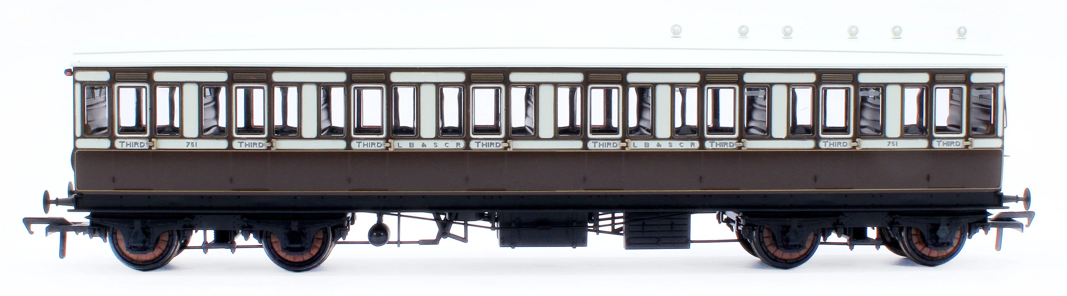 978029 48' LBSCR ‘Evolution’ Bogie Coach Non-Corridor Carriage No.501, No.751 & No.530 3-Pack - Image 7