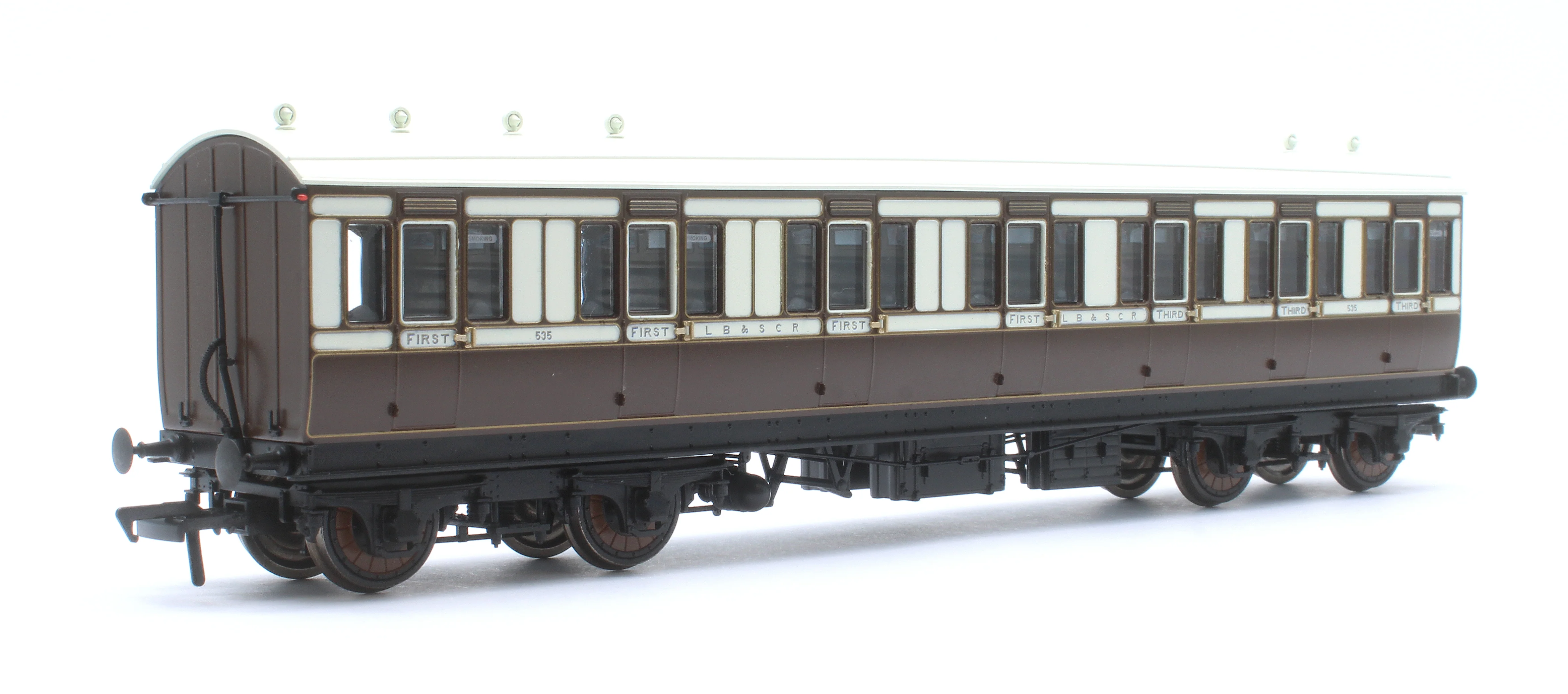 978032 48' LBSCR âEvolutionâ Bogie Coach Non-Corridor Composite No.535 - Image 2