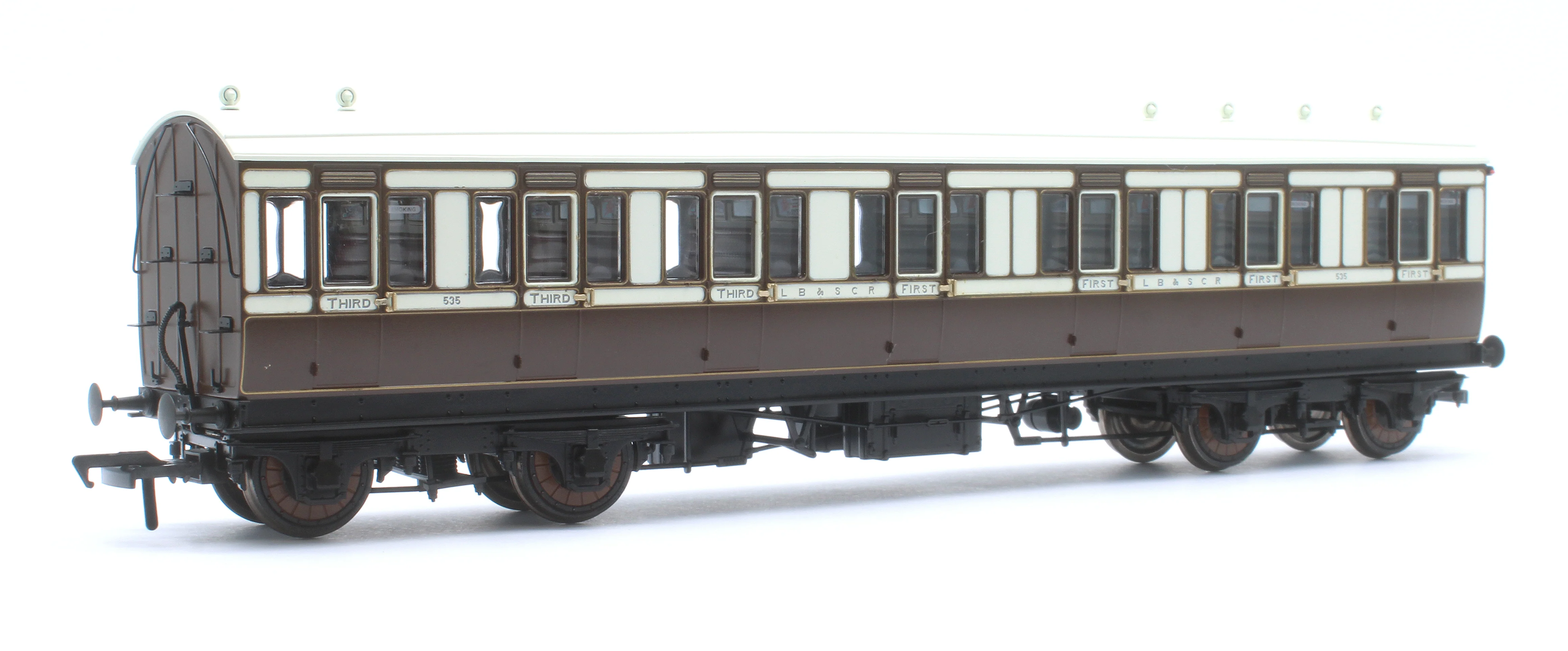 978032 48' LBSCR âEvolutionâ Bogie Coach Non-Corridor Composite No.535 - Image 4