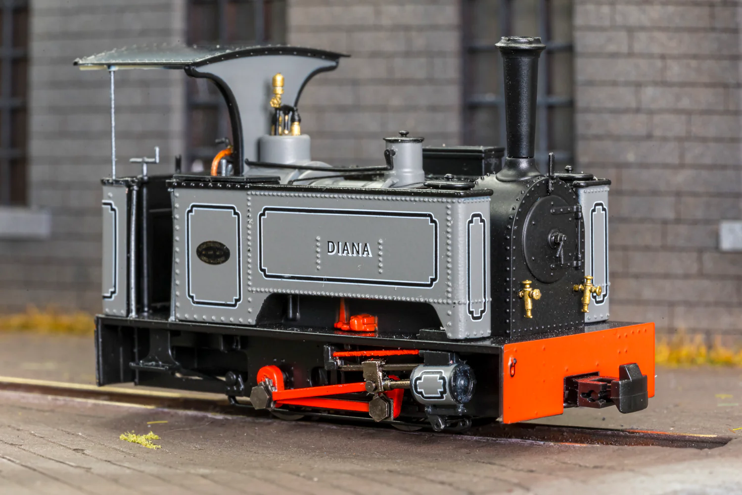 986001 Sirdar Class 0-4-0 Kerr, Stuart & Co. Long-Tank 'Diana’ Lined Grey (As Preserved) Steam Locomotive