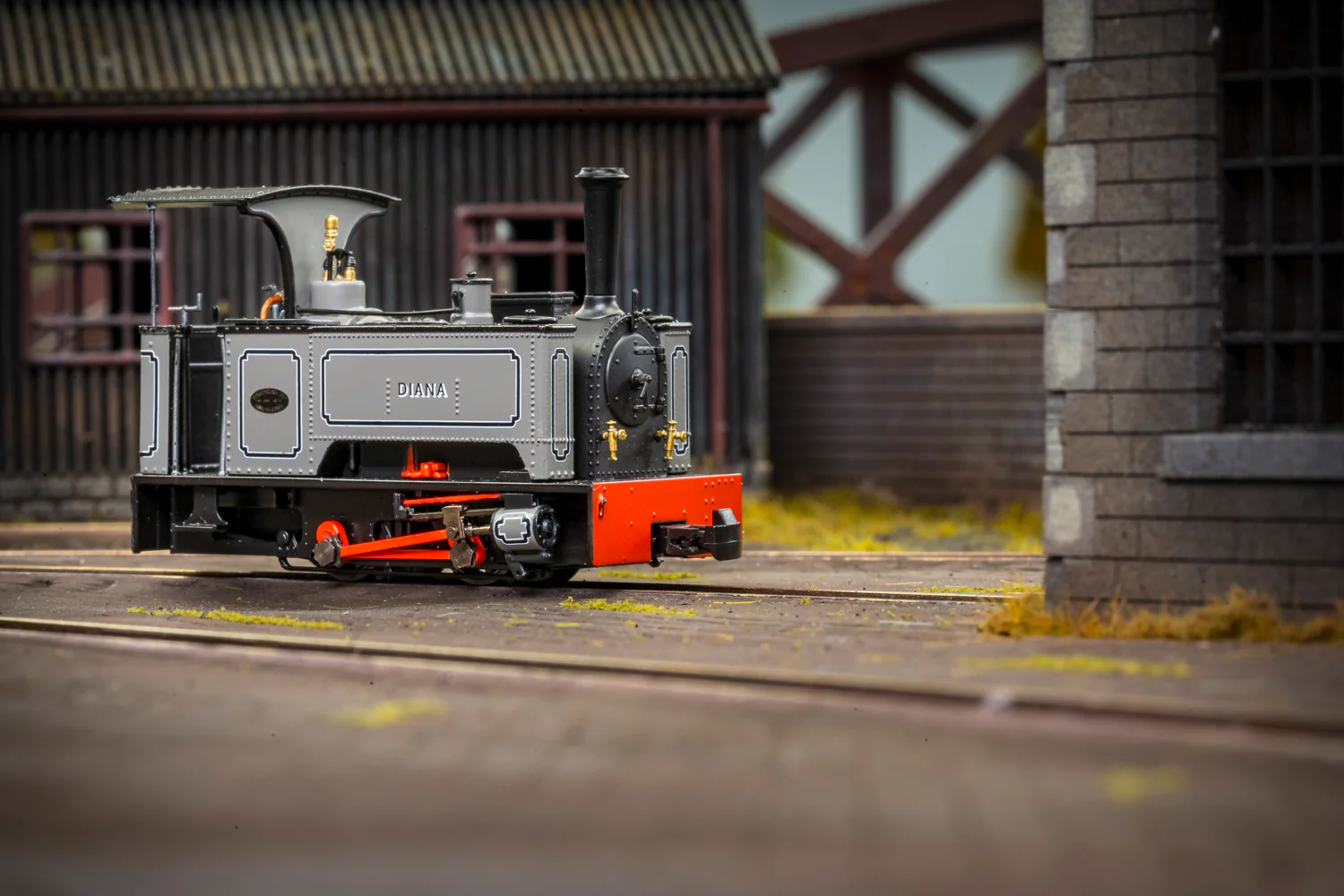 986001 Sirdar Class 0-4-0 Kerr, Stuart & Co. Long-Tank 'Diana’ Lined Grey (As Preserved) Steam Locomotive - Image 3