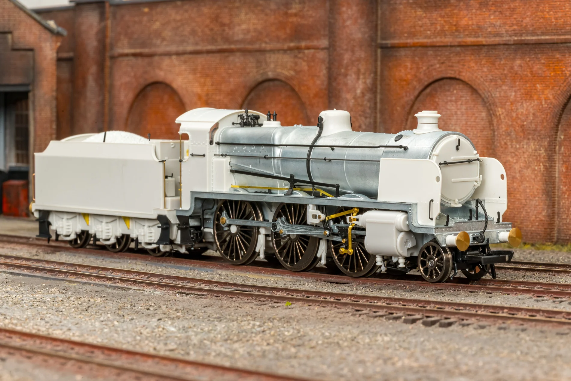 992506 SR U Class 2-6-0 No.31632 - BR Black & Sunshine Lettering Steam Locomotive - DCC Sound - Image 3