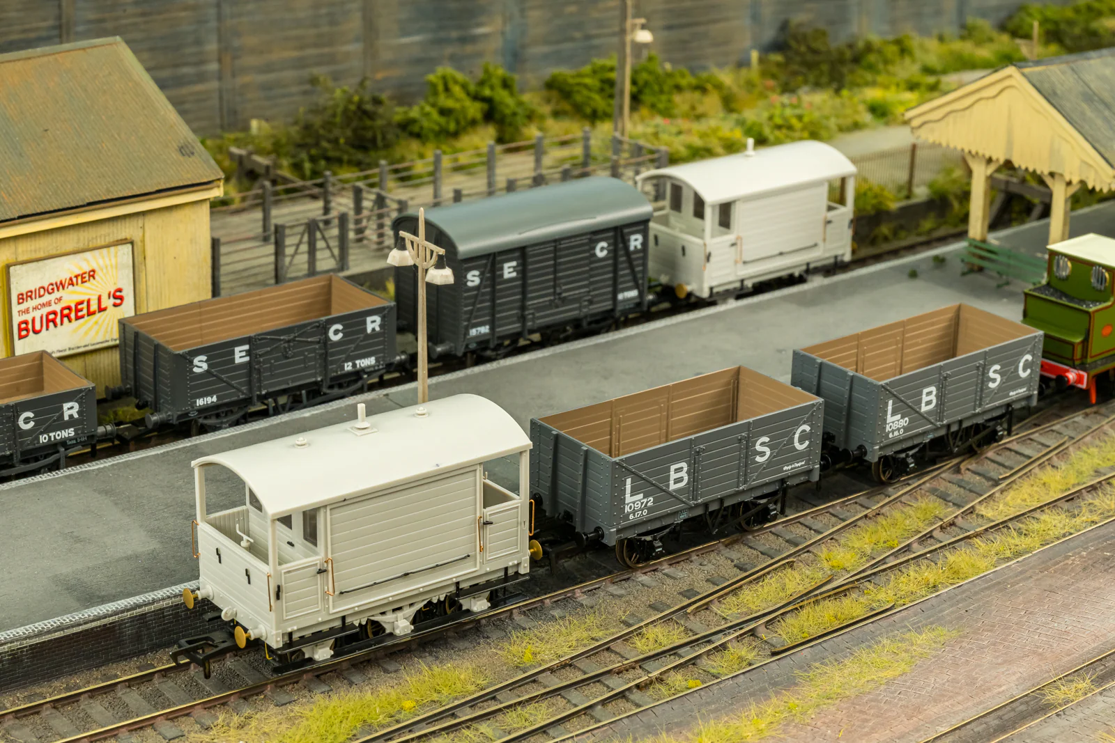 994102 LBSC 6 Wheel Brake Van - LB&SCR No.307 - Image 4