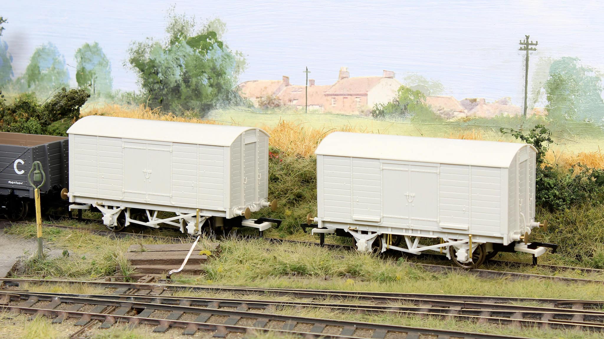 979010 LB&SCR Dia.8-Ton Goods Van SR (post-36) Departmental No.01246S - Image 2