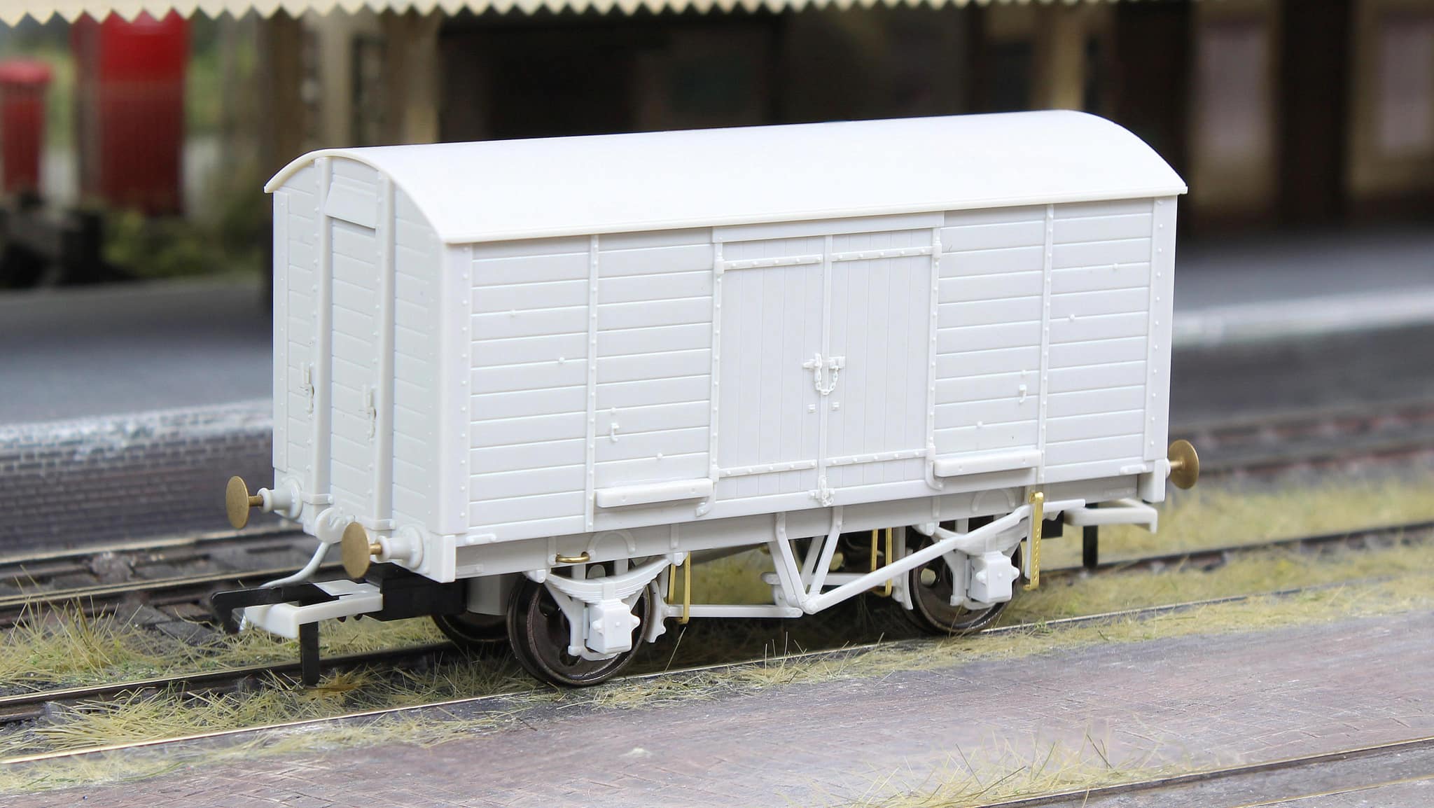979011 LB&SCR Dia.8-Ton Goods Van SR (post-36) Departmental No.1984S - Image 3