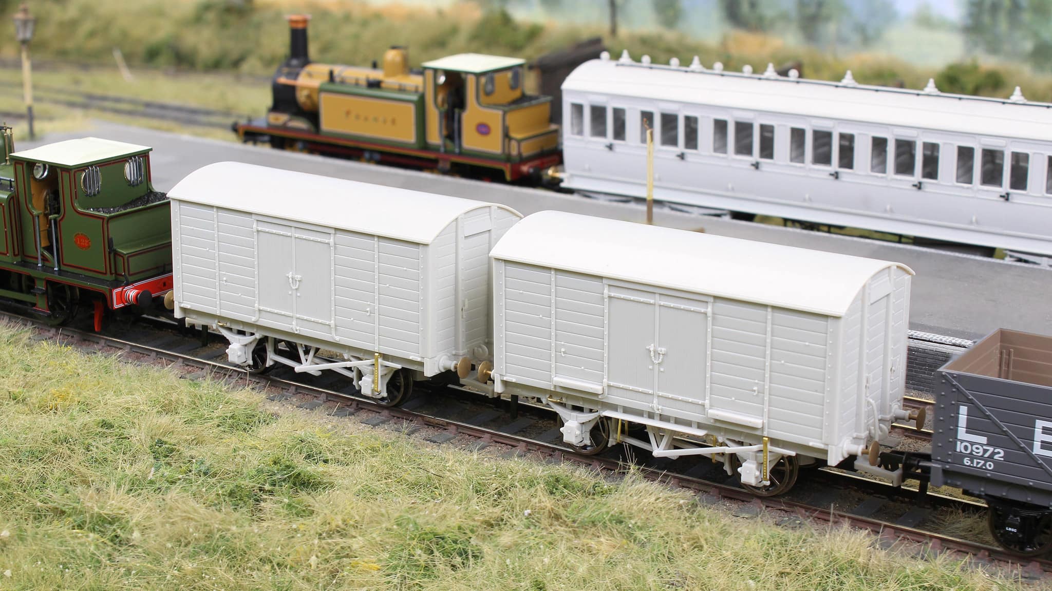 979012 LB&SCR Dia.8-Ton Goods Van SR (post-36) No.46954 - Image 4