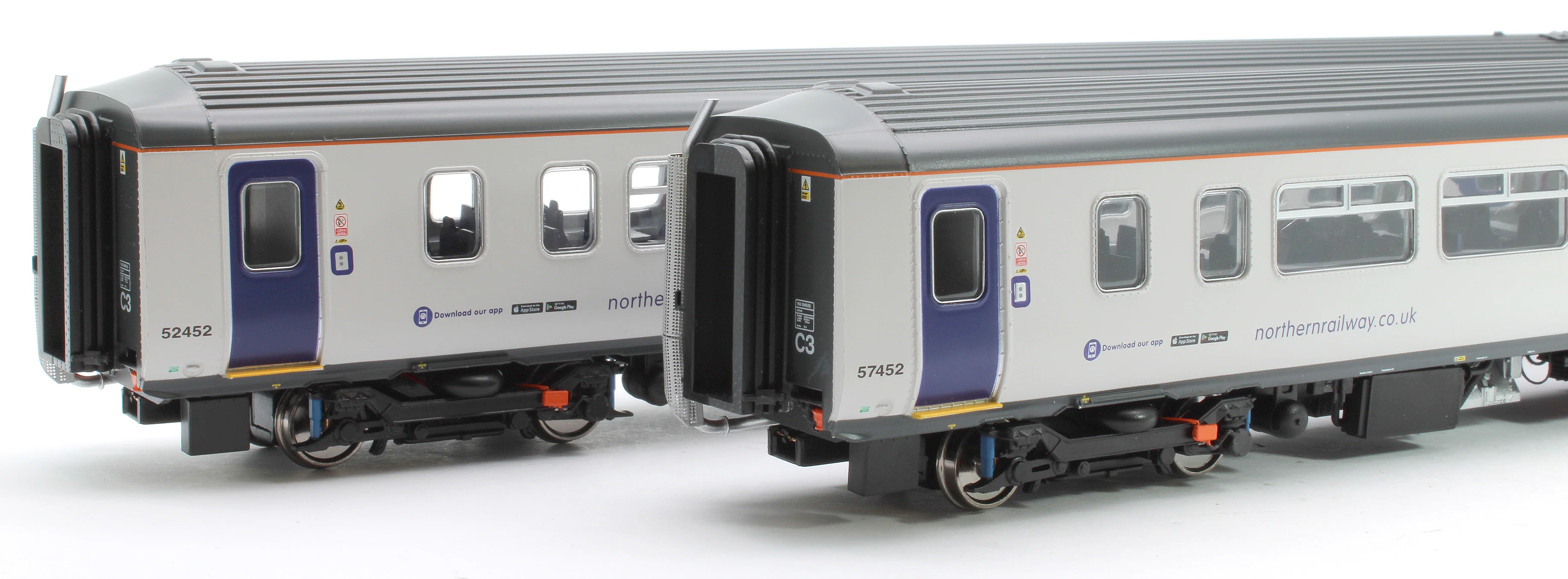 RT156-411 Class 156 Northern White Livery 2 Car DMU '156452' - Image 3