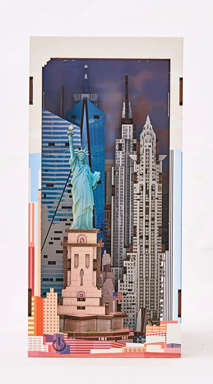 00540 New York Tiny Adventures Book Nook Model Kit