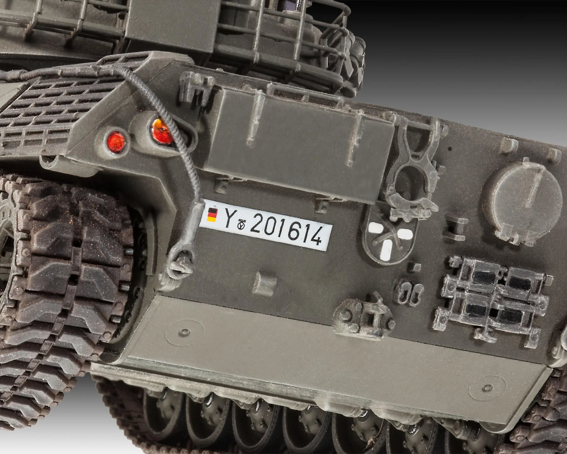 03240 Leopard 1 Model Kit - Image 3