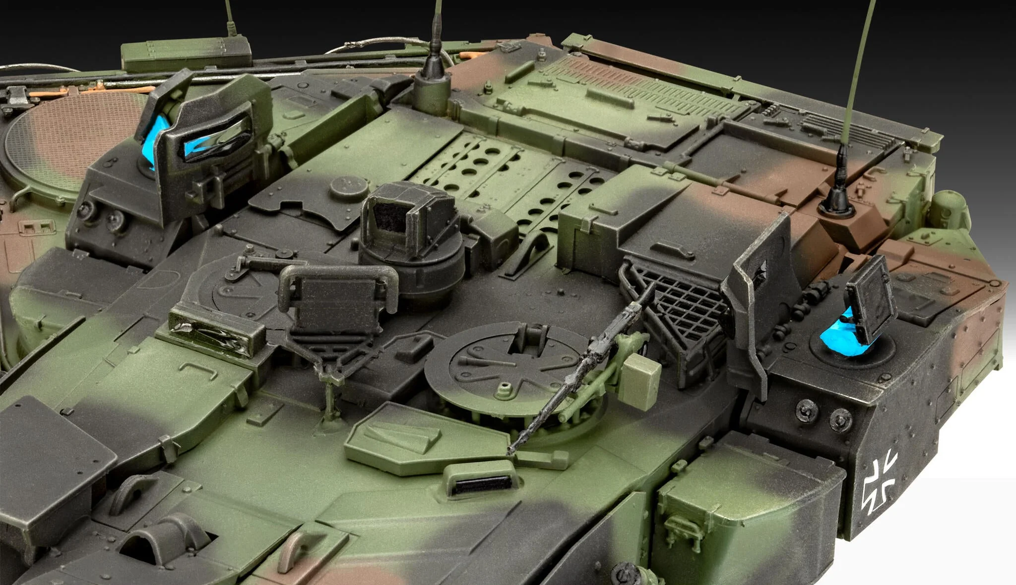 03360 Leopard 2A7A1 Model Kit - Image 5